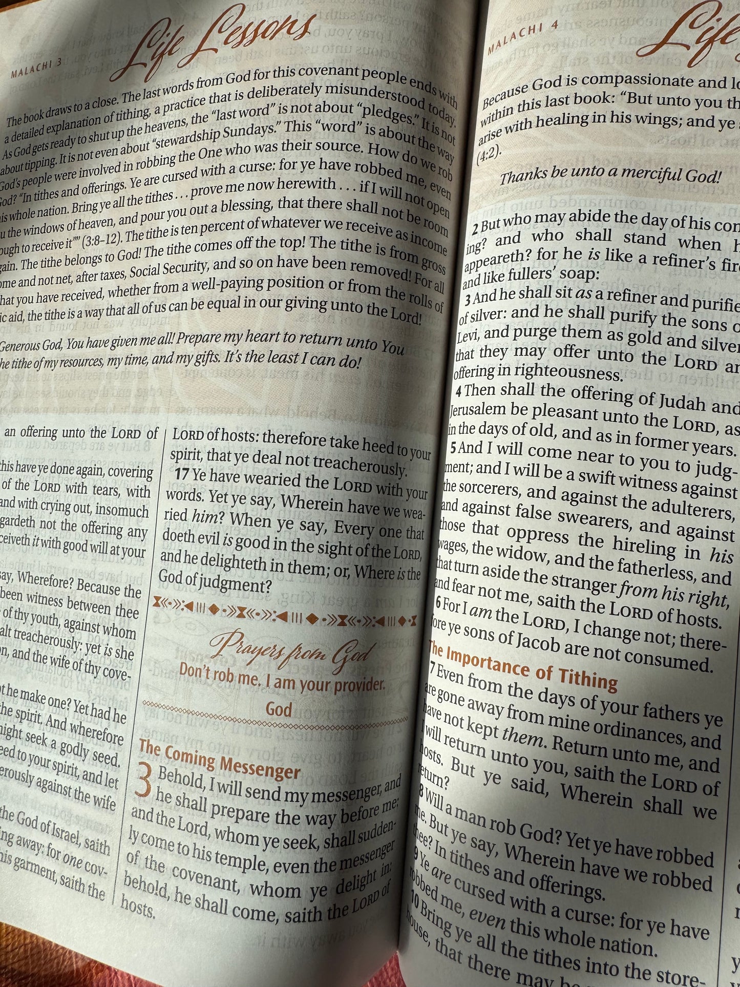 The New Women of Color Study Bible Purple Luxleather Edition