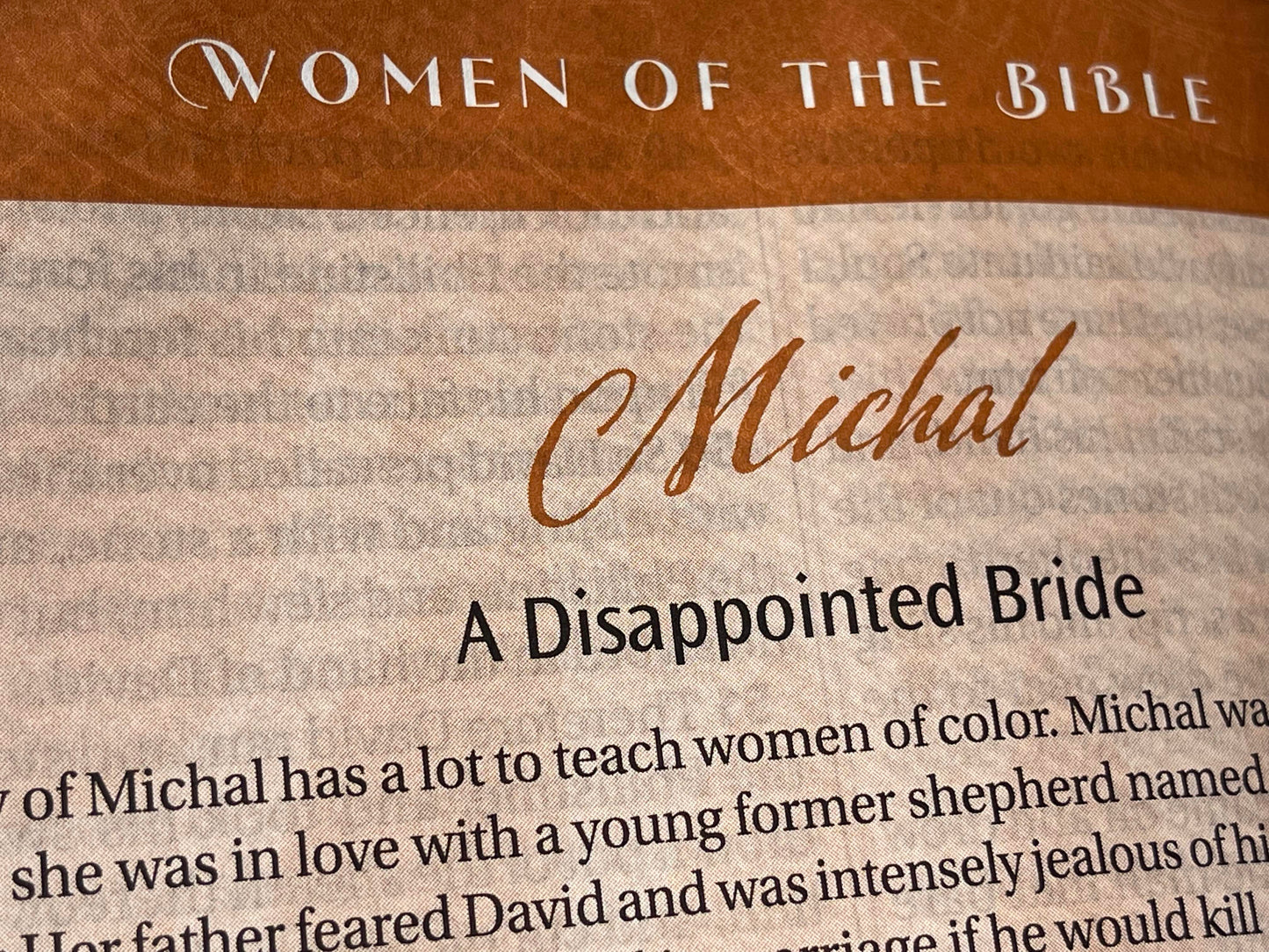 The New Women of Color Study Bible - Purple Luxleather Edition